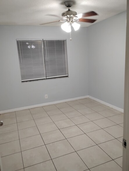 Building Photo - 4898 Orleans Ct