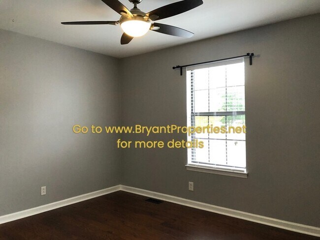 Building Photo - 229 Edgewood Dr