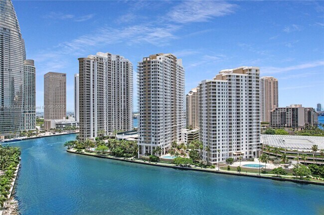 Building Photo - 801 Brickell Key Blvd