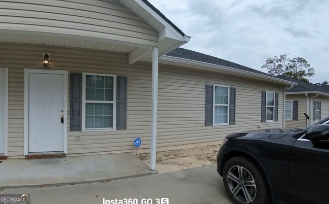 Primary Photo - 119 Hobbs St