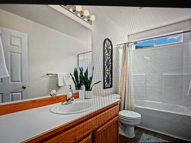 Building Photo - 2418 S Arthur Ct