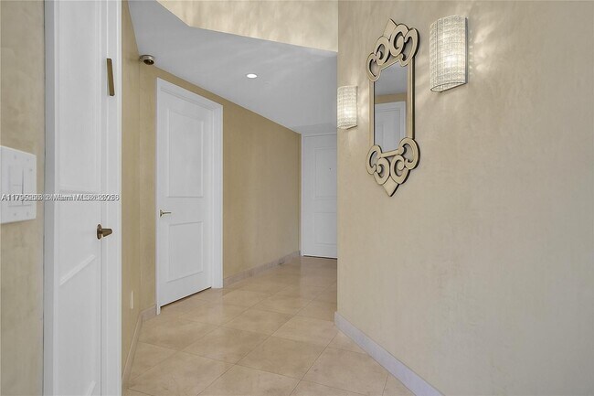 Building Photo - 4775 Collins Ave