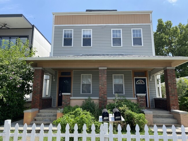 Primary Photo - Beautiful half of duplex for rent!