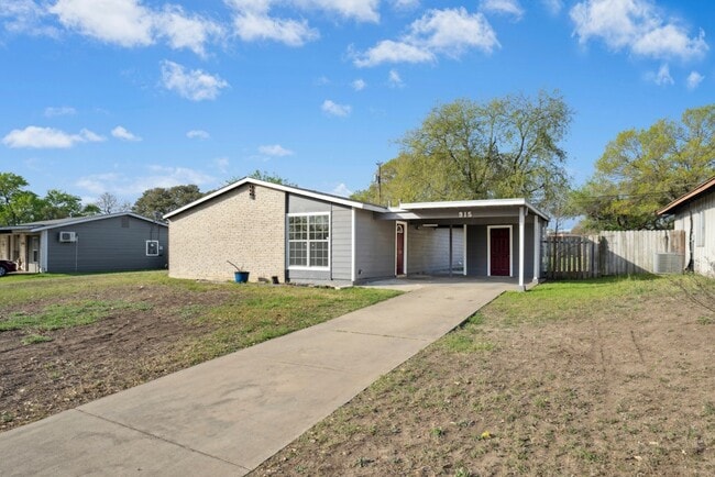 Building Photo - 915 Stonegate Dr