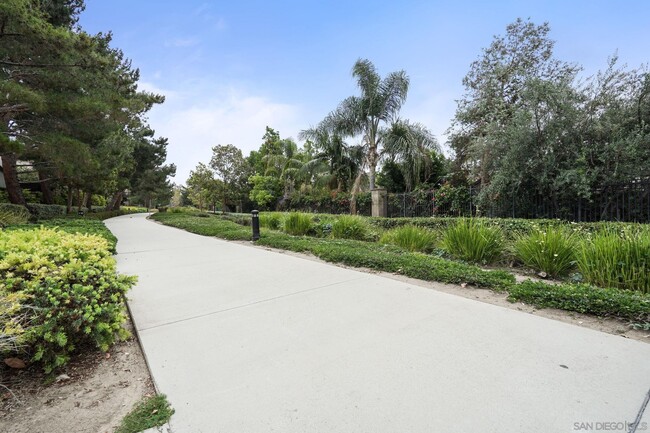 Building Photo - 43 Topanga