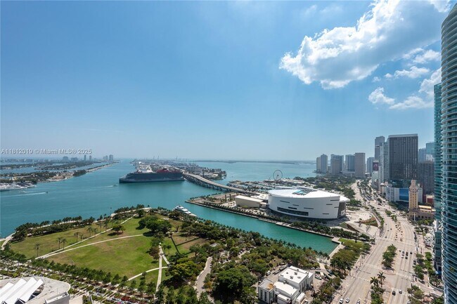 Building Photo - 1100 Biscayne Blvd