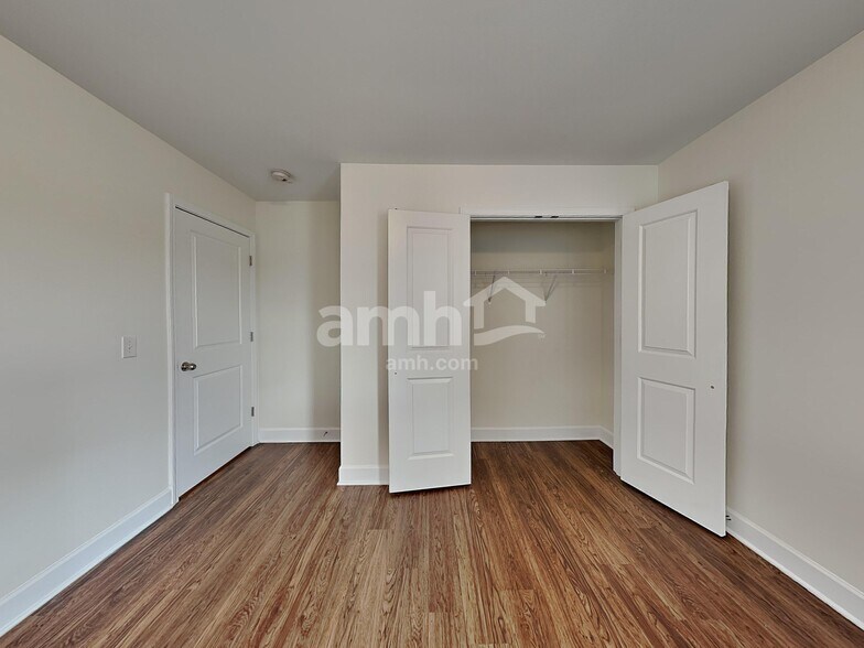 Building Photo - 5310 Lake Maxwell Dr