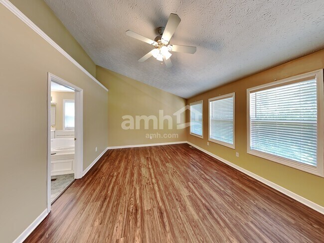 Building Photo - 422 Sunridge Dr