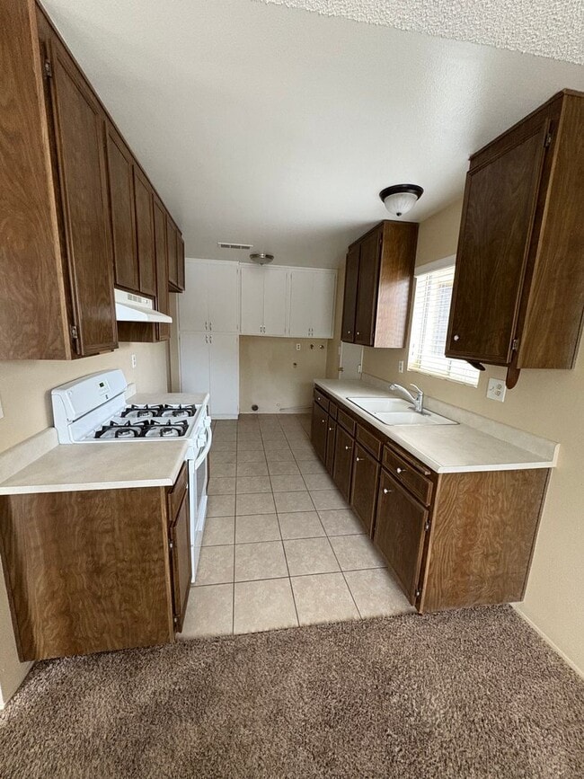 Building Photo - FOR RENT / 55+COMMUNITY