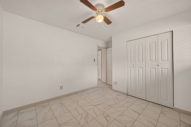 Building Photo - 5206 Olana Dr