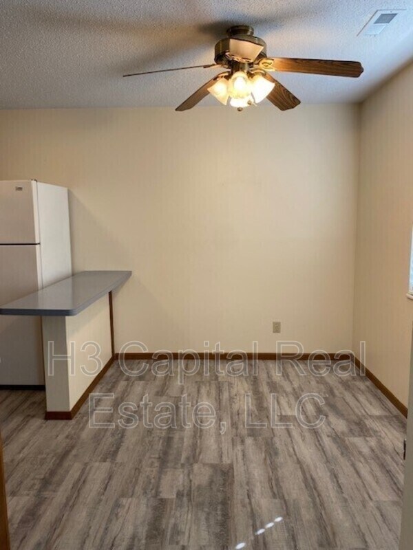 Building Photo - 529 Wood Thrush St