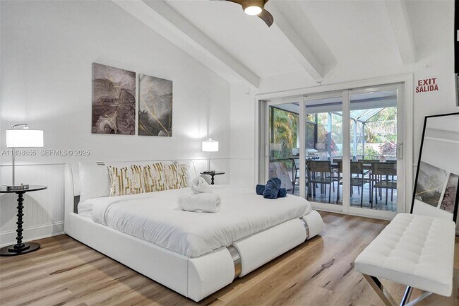 Building Photo - 2120 SW 28th Way