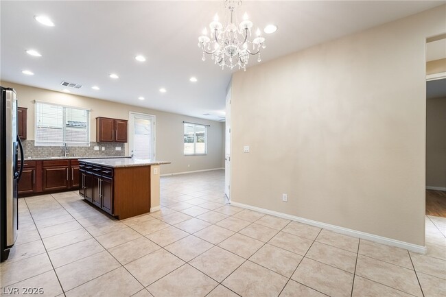 Building Photo - 121 Pictor Ave