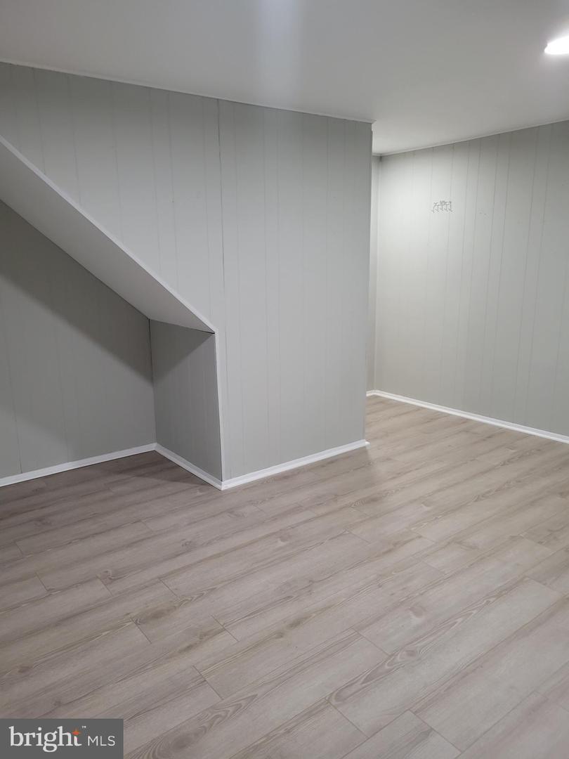 Building Photo - 630 Kingston Rd