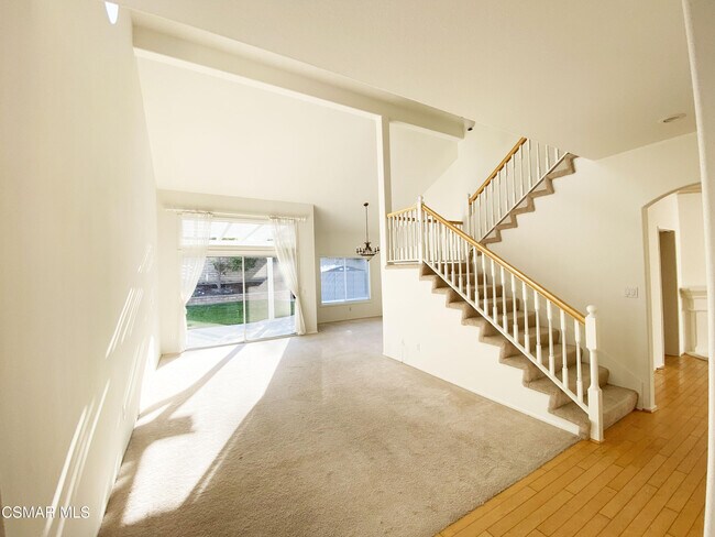 Building Photo - 1420 Sapphire Dragon St