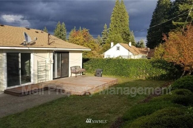 Building Photo - 1107 Thomas Ave