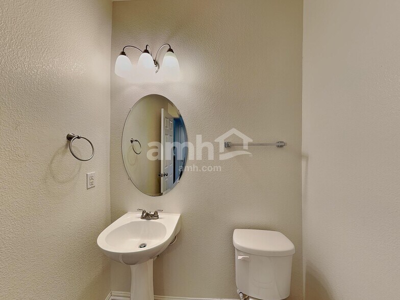 Building Photo - 16447 E 97th Pl