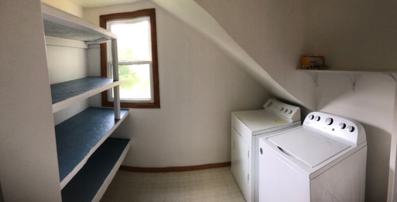 Building Photo - 701 E 8th St