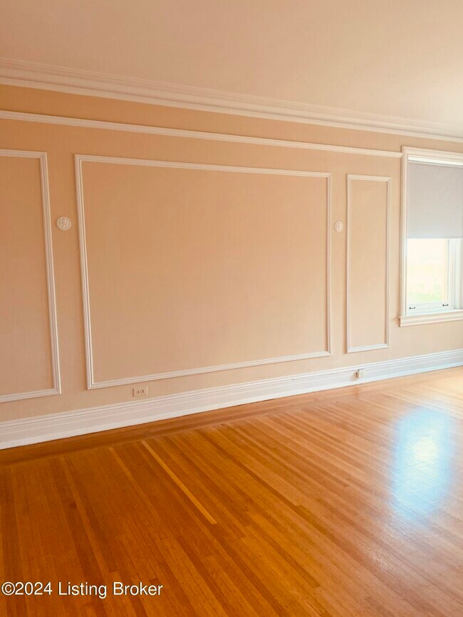 Building Photo - 2140 Bonnycastle Ave