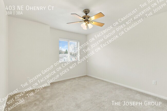 Building Photo - 403 NE Ohenry Ct