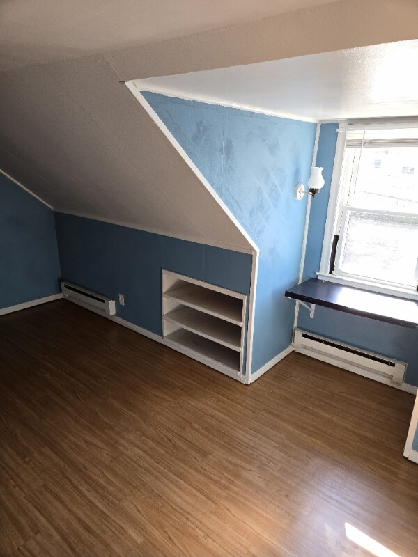 Building Photo - 117 Hemlock St