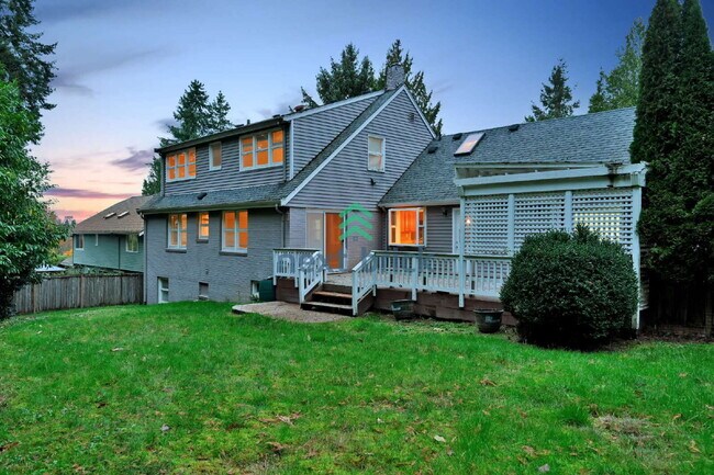 Building Photo - Stunning Bellevue Home for Rent
