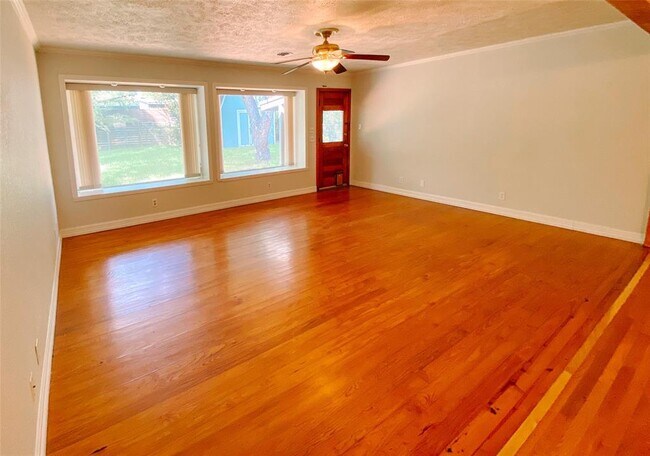Building Photo - 1808 Princeton Ave
