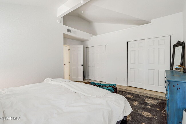 Building Photo - 4348 Loma Hermosa Dr