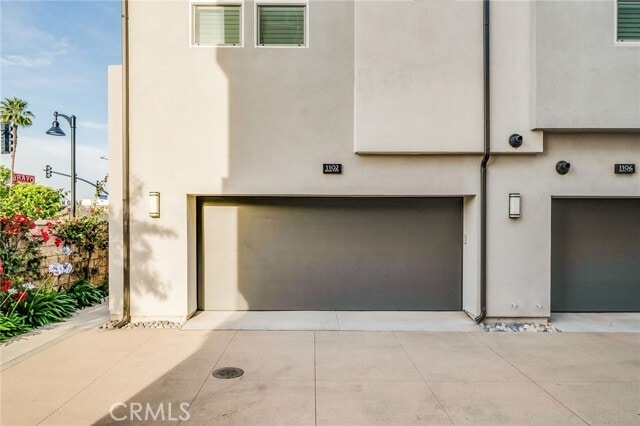 Building Photo - 1102 S Urbana St