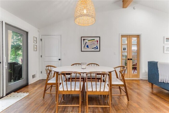 Building Photo - 2357 Cortez Way NE