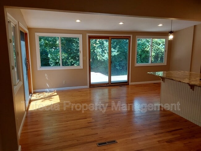 Building Photo - 1309 City Park Ave