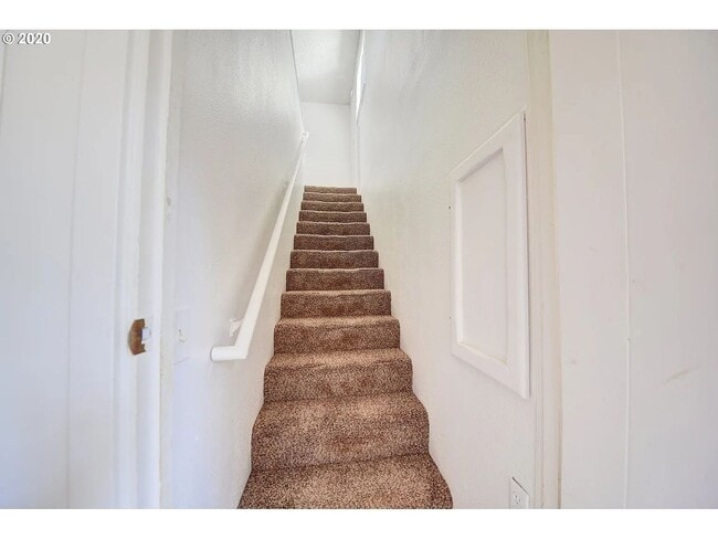 Building Photo - Great 4 Bedroom Eugene Home!