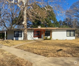 Building Photo - 3601 E Brookview Dr
