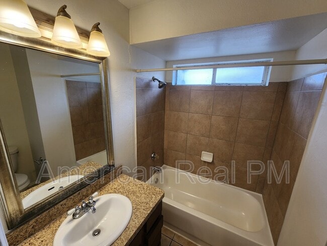 Building Photo - 2750 Sunset Strip Dr