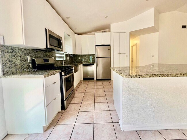 Building Photo - 9941 NW 32nd St