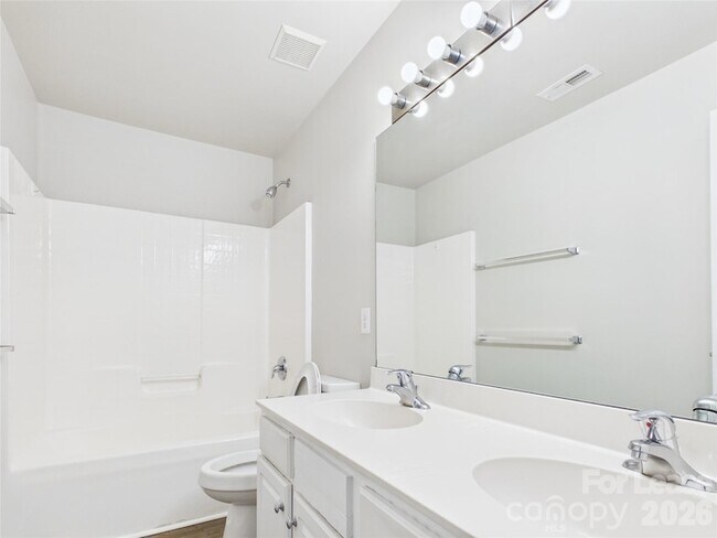 Building Photo - 2204 Arbor Vista Dr
