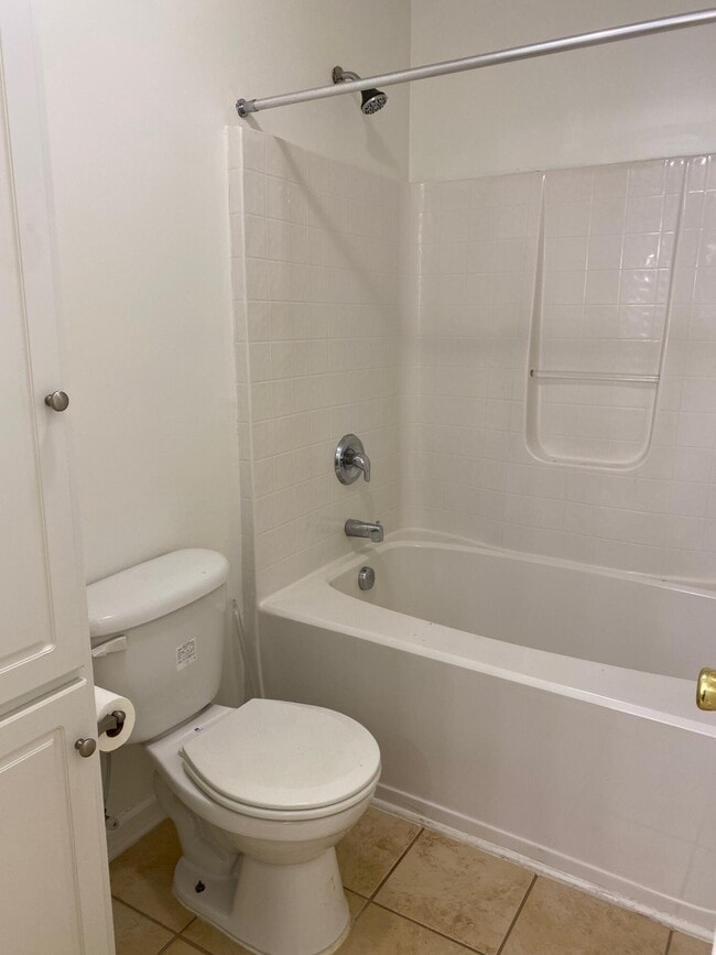 Building Photo - 128 Photinia Dr