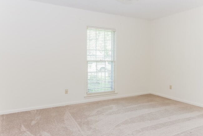 Building Photo - 3940 Croydon Rd