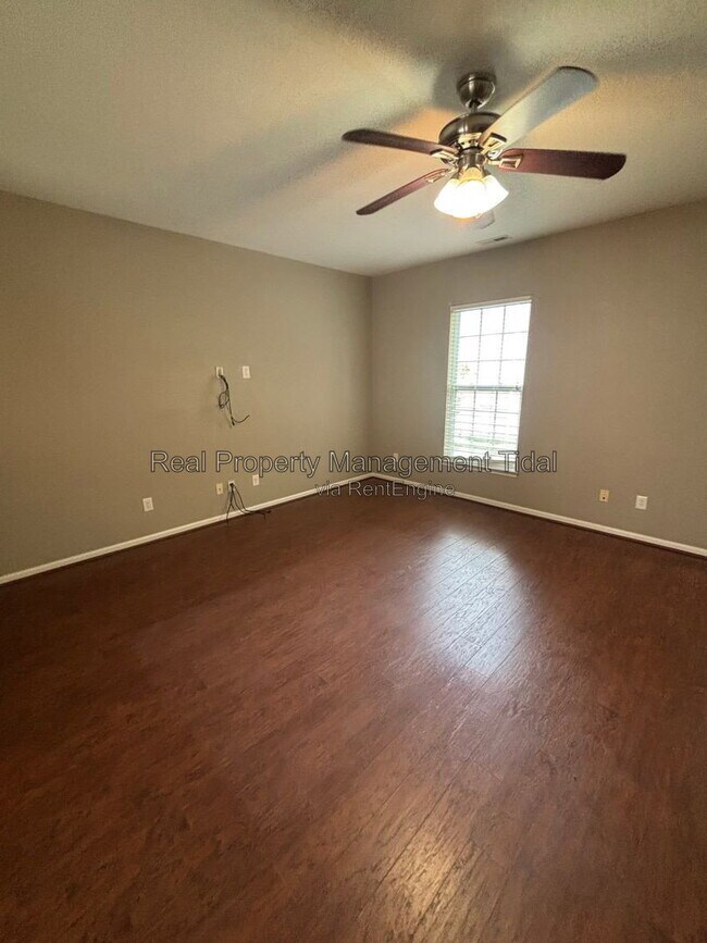 Building Photo - 257 Carnelian St