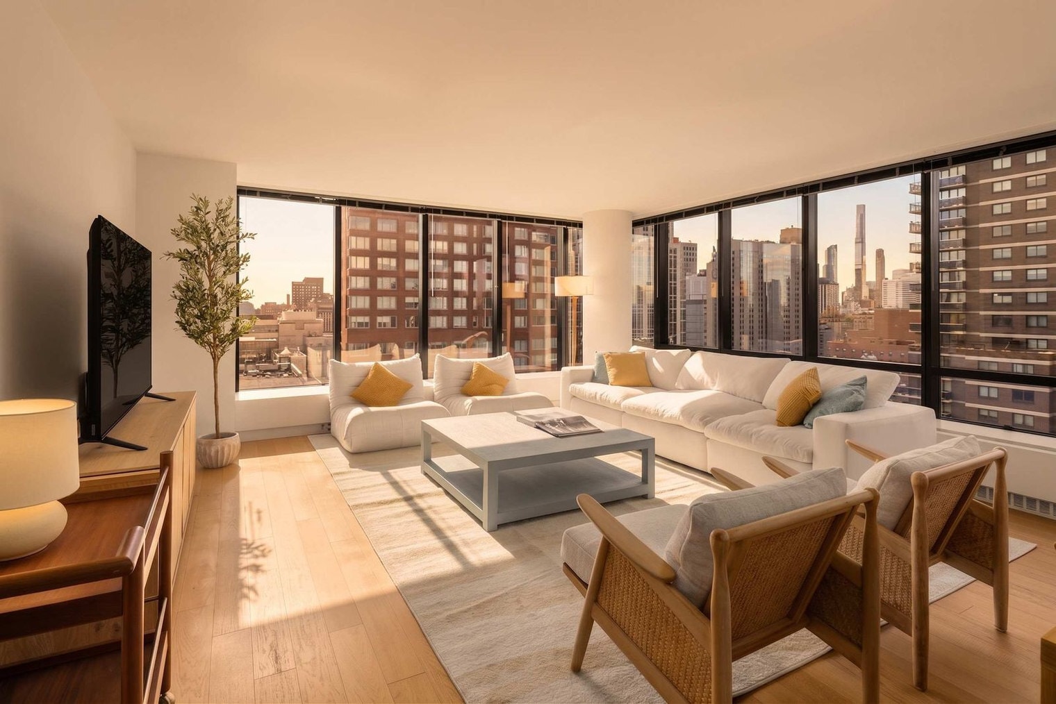 Building Photo - 525 E 72nd St