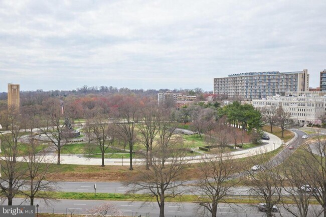 Building Photo - 1011 Arlington Blvd