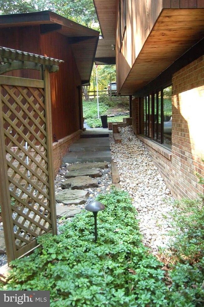 Building Photo - 9728 Swift Creek Ct