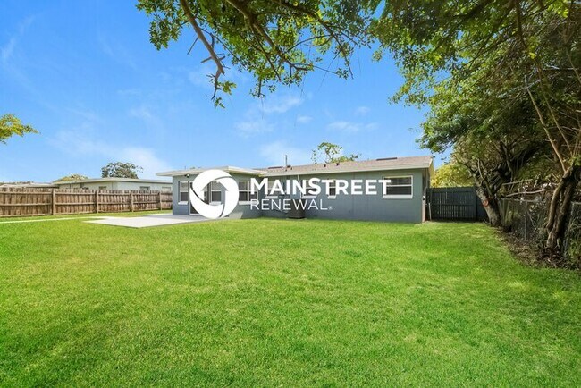 Building Photo - 3 Bedroom Pet-Friendly Home in ORLANDO, FL with Main Street Renewal