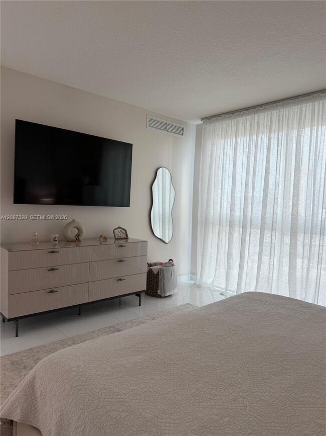 Building Photo - 200 Sunny Isles Blvd