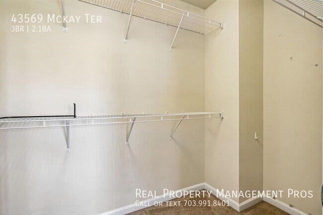 Building Photo - 43569 McKay Terrace