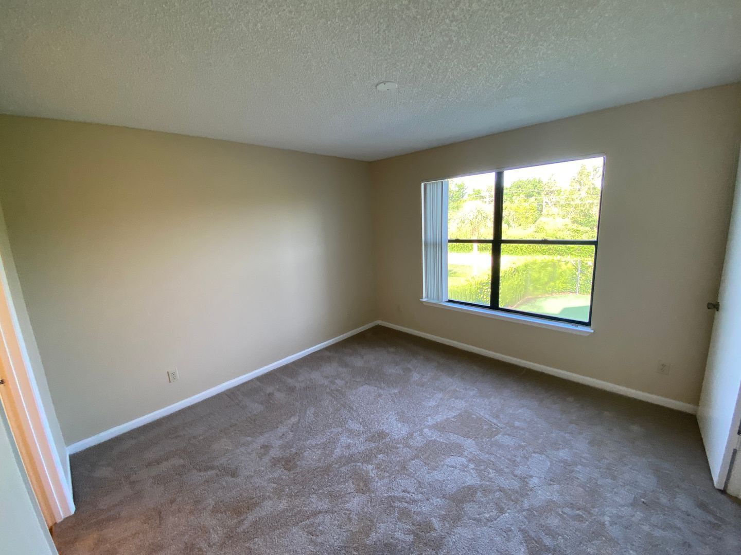 Building Photo - 13525 Eagle Ridge Dr