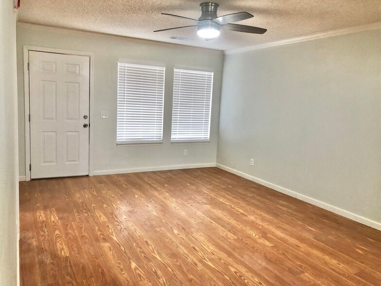 Living Room - 1015 Coleman St SW
