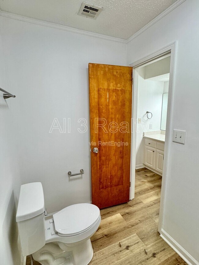 Building Photo - 2311 Cottingham Dr