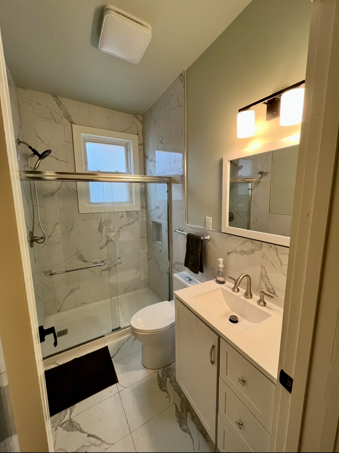 Building Photo - 124 E 32nd St