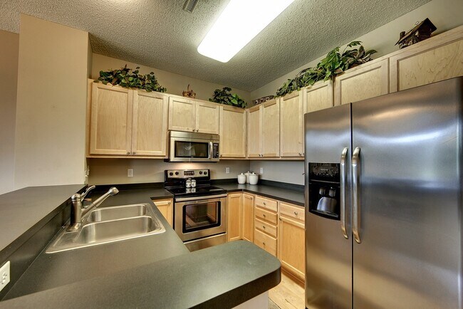 Building Photo - 1567 Legacy Pkwy E